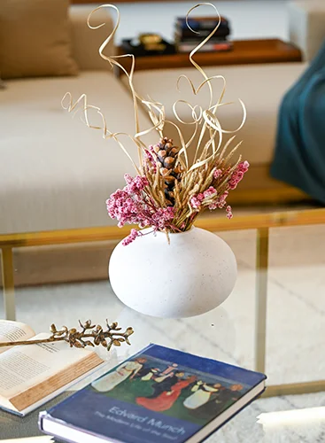 Beautiful flower pot on a stylish table design by 7 Nirvana